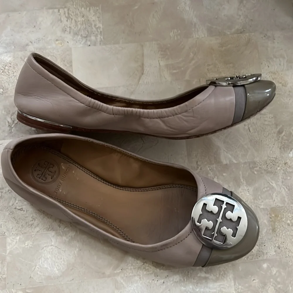 Tory Burch Minnie Cap Toe Light Taupe/Grey  Ballet Flats Women's Size 5